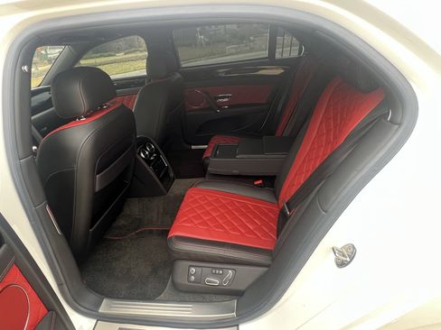 Used 2018 Bentley Flying Spur S V8 image 4