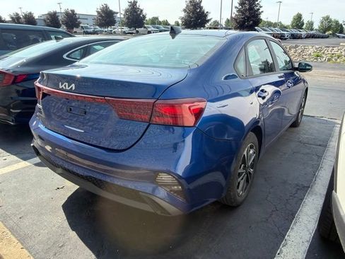 Used 2023 Kia Forte LXS FWD image 4