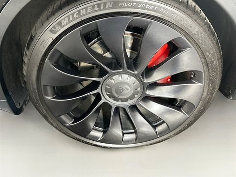 Used 2022 Tesla Model Y Performance AWD/4WD image 11