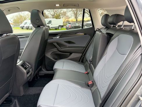 New 2026 Volkswagen Tiguan SE image 22