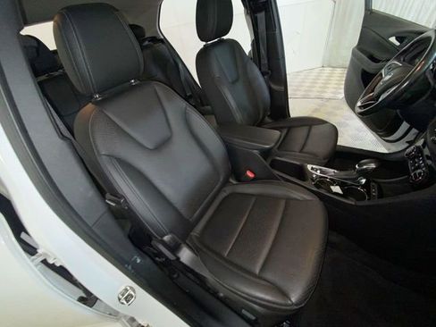 Used 2023 Buick Encore GX Essence w/ Experience Buick Package FWD image 15