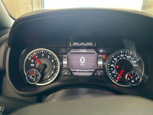 Used 2022 RAM 1500 Big Horn AWD/4WD image 14