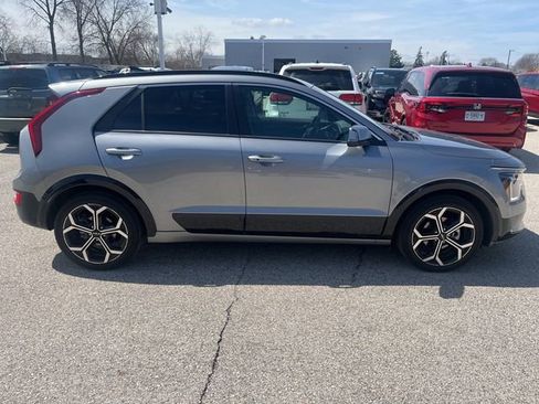 Certified 2023 Kia Niro EX Touring image 4