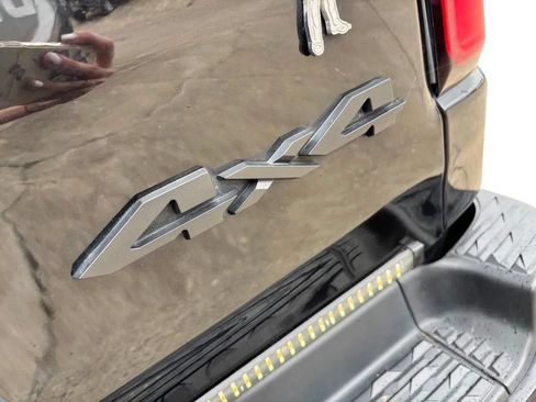 Used 2019 RAM 1500 Big Horn AWD/4WD image 12