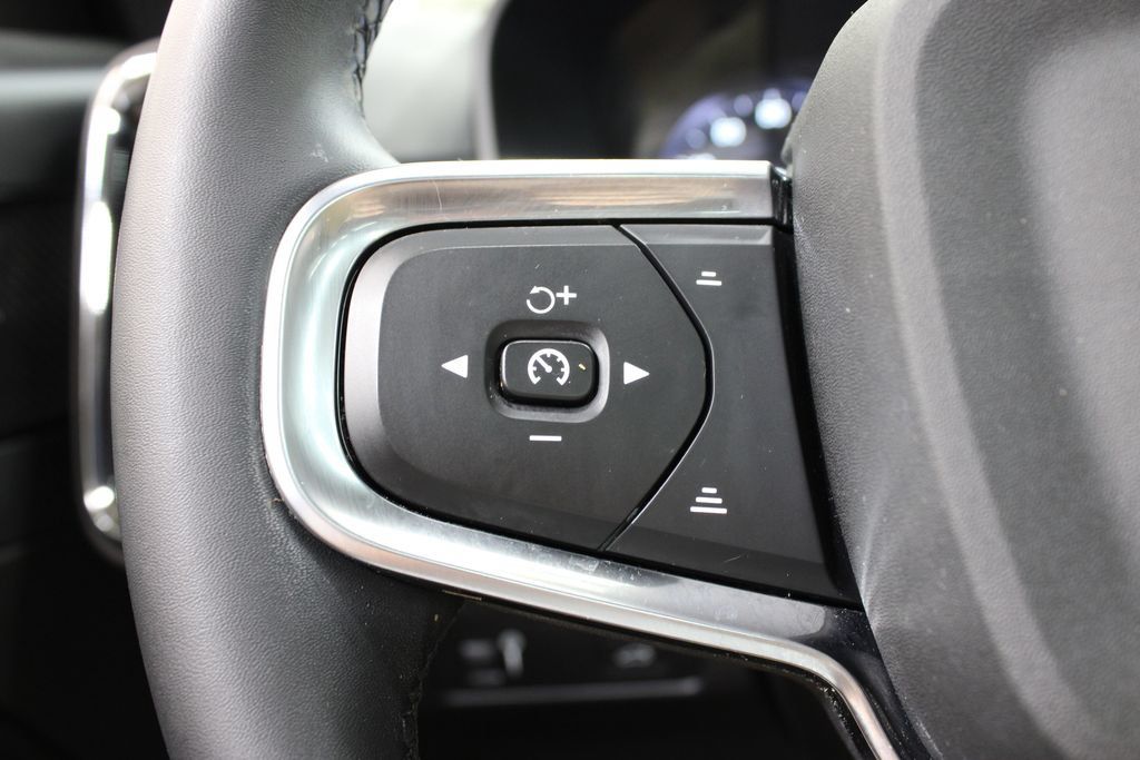 Used 2022 Volvo XC40 T5 Inscription w/ Advanced Package AWD/4WD image 28