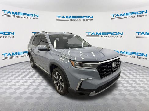 Used 2023 Honda Pilot Touring image 7