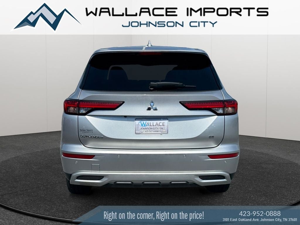 Used 2022 Mitsubishi Outlander SE FWD image 4