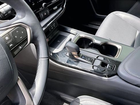 Used 2023 Lexus NX 250 FWD image 17