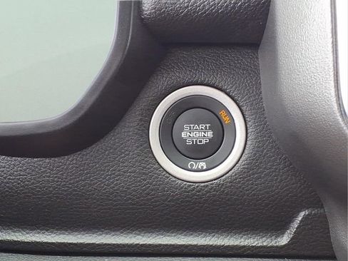 Used 2025 RAM 1500 Laramie AWD/4WD image 10