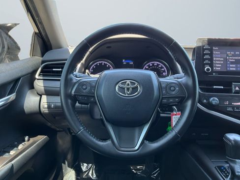 Used 2023 Toyota Camry SE FWD image 11