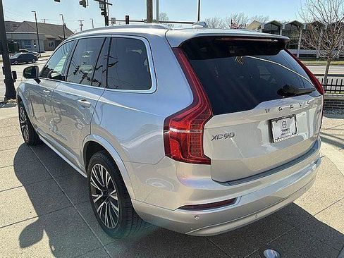 Used 2022 Volvo XC90 T6 Momentum w/ Advanced Package AWD/4WD image 10