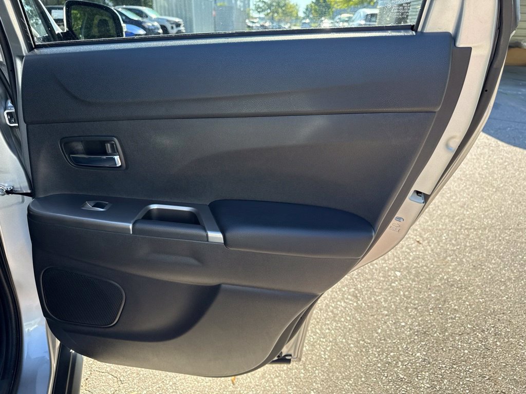 Used 2025 Mitsubishi Outlander Sport SE AWD/4WD image 30