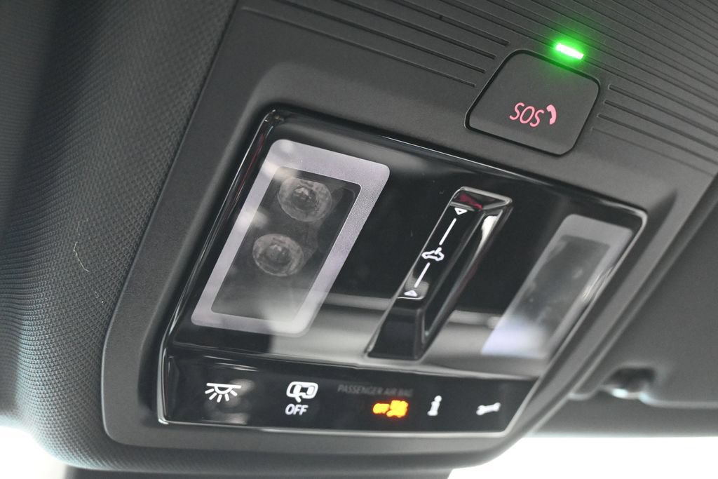 Used 2024 Volkswagen Golf R AWD/4WD image 24