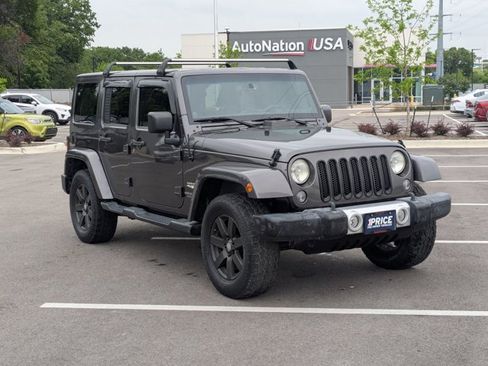 Used 2014 Jeep Wrangler Unlimited Sahara w/ Max Tow Package image 3