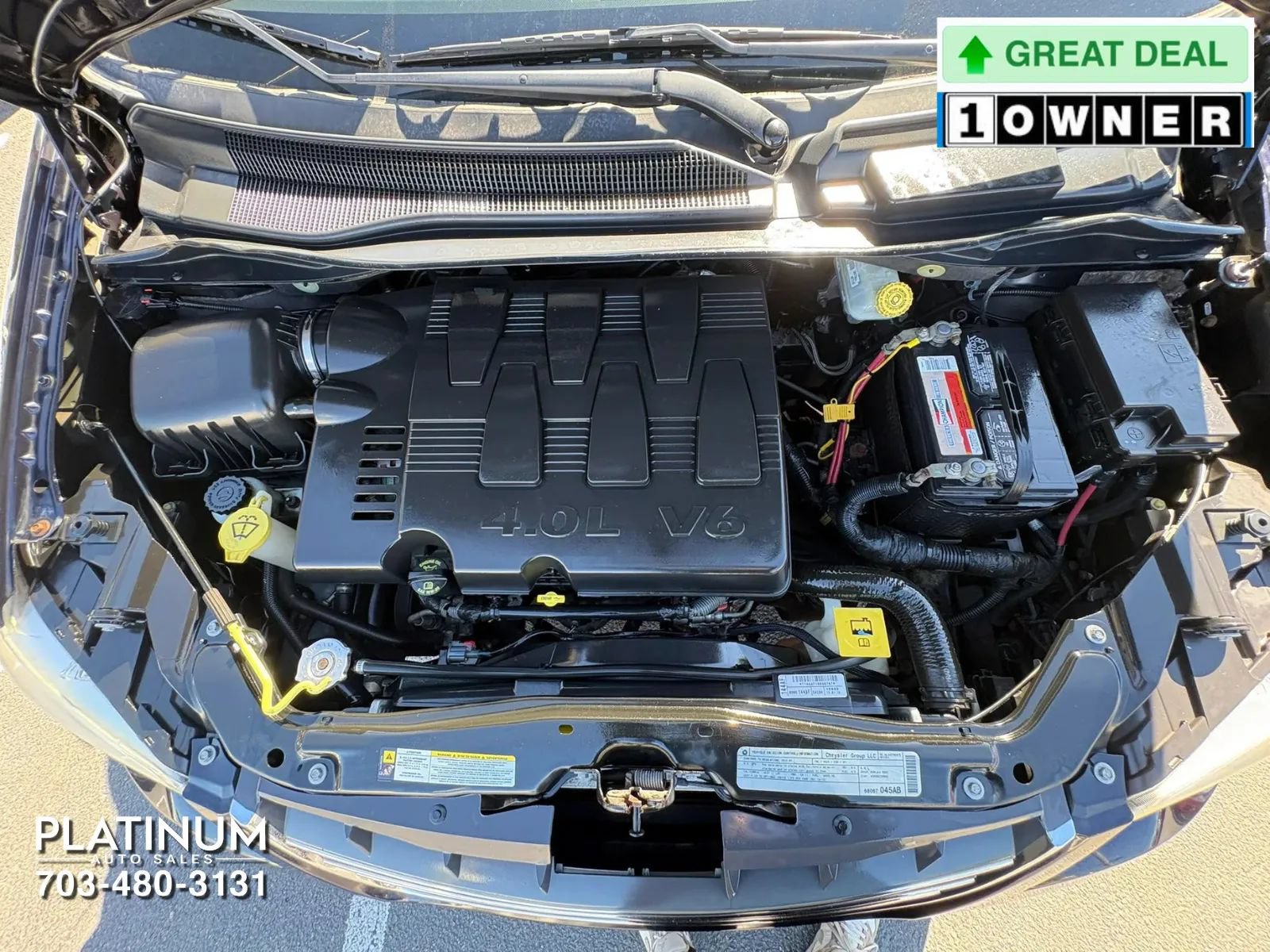 Used 2010 Chrysler Town & Country Limited w/ Entertainment Group #3 FWD image 8