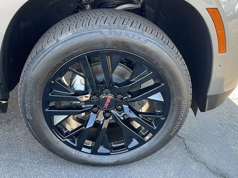 New 2026 GMC Yukon XL Denali w/ Sun & Power Step Package AWD/4WD image 11