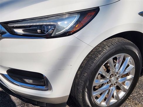 Used 2020 Buick Enclave Essence w/ Sound and Sites Package image 6