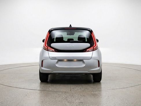 Used 2025 Kia Soul LX w/ LX Technology Package image 7