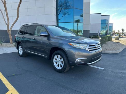 Used 2013 Toyota Highlander SE image 3