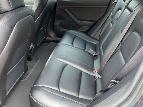 Used 2019 Tesla Model 3 Standard Range Plus image 9