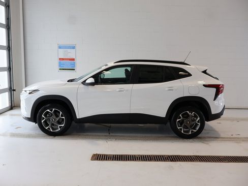 New 2026 Chevrolet Trax LT w/ Driver Confidence Package image 7