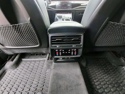 Used 2019 Audi Q8 Premium Plus AWD/4WD image 11
