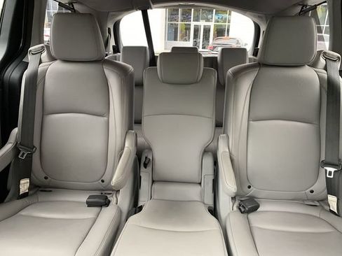 Used 2023 Honda Odyssey Touring image 32