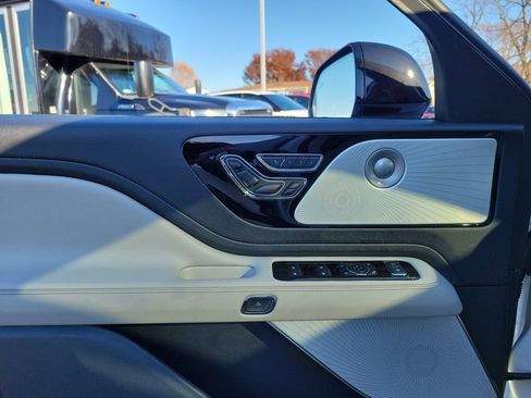 New 2026 Lincoln Aviator Reserve image 18