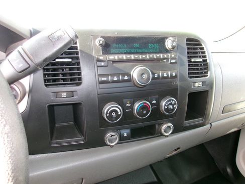 Used 2011 Chevrolet Silverado 2500 W/T image 17