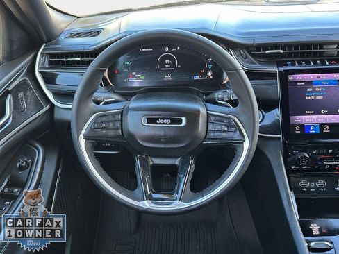 Used 2022 Jeep Grand Cherokee Trailhawk w/ Luxury Tech Group III AWD/4WD image 18