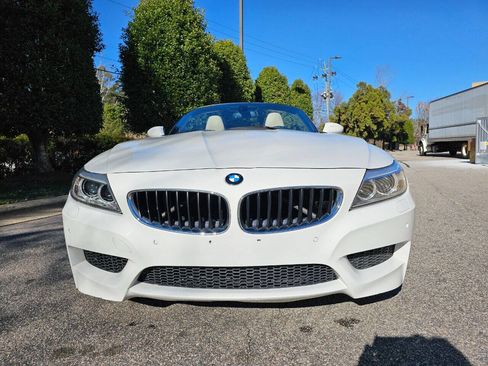 Used 2014 BMW Z4 sDrive28i image 8