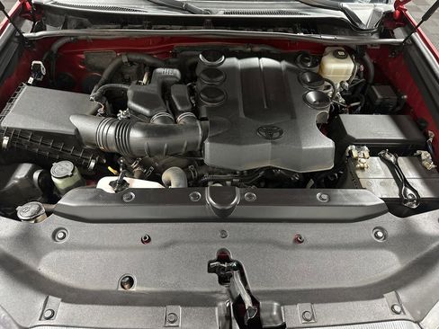 Used 2021 Toyota 4Runner TRD Off-Road image 38