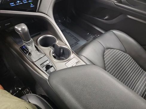 Used 2021 Toyota Camry SE w/ Cold Weather Package AWD/4WD image 23