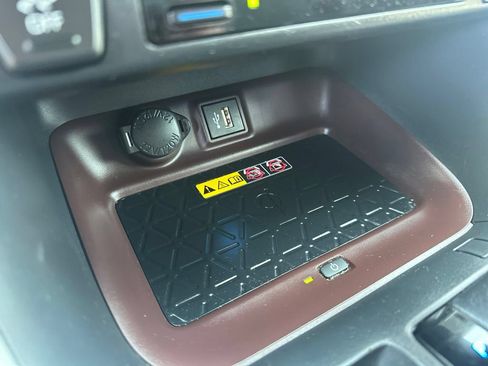 Used 2025 Toyota RAV4 Limited w/ Advanced Technology Package AWD/4WD image 23