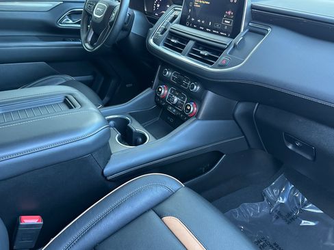 Used 2023 GMC Yukon XL AT4 w/ AT4 Premium Plus Package image 19