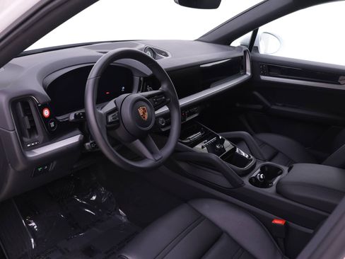 Used 2026 Porsche Cayenne Coupe AWD/4WD image 4