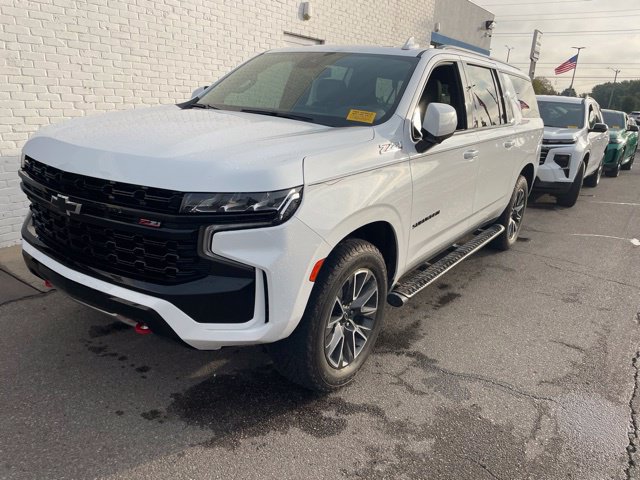 Used 2023 Chevrolet Suburban Z71 w/ Z71 Off-Road Package AWD/4WD image 16