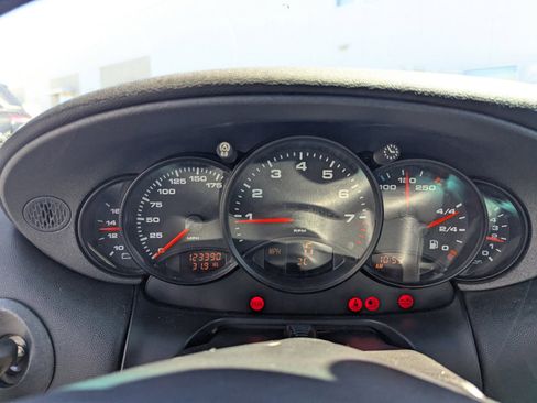 Used 1999 Porsche 911 Cabriolet image 21