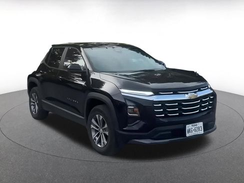 Used 2025 Chevrolet Equinox LT image 3