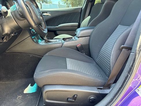 Used 2023 Dodge Charger R/T w/ Blacktop Package RWD image 7
