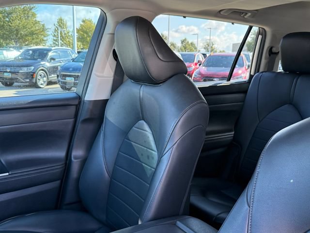 Used 2020 Toyota Highlander XLE AWD/4WD image 11