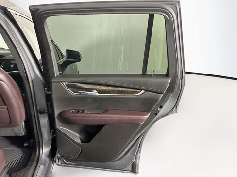 Used 2020 Cadillac XT6 Premium Luxury FWD image 33