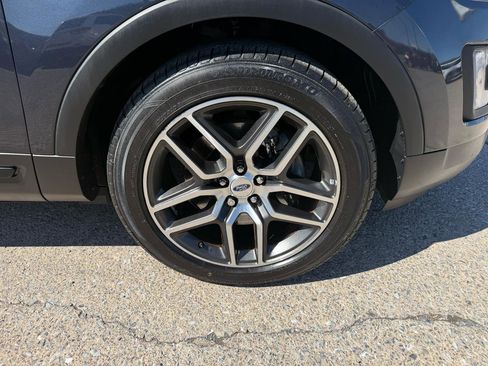 Used 2017 Ford Explorer Sport w/ Equipment Group 401A image 11