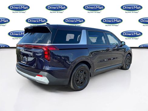 Used 2025 Kia Carnival FWD image 7