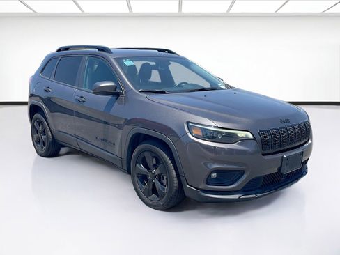 Used 2021 Jeep Cherokee Latitude Plus FWD image 3