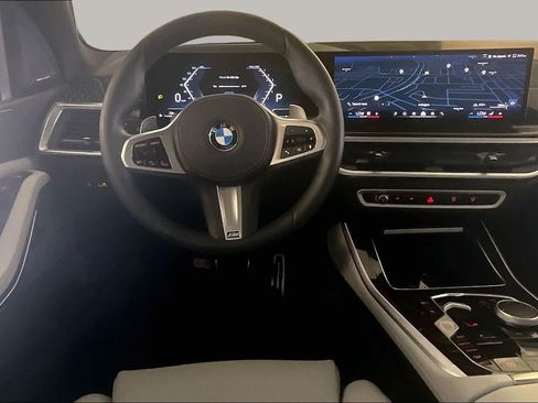 Used 2025 BMW X5 xDrive40i w/ M Sport Package AWD/4WD image 5