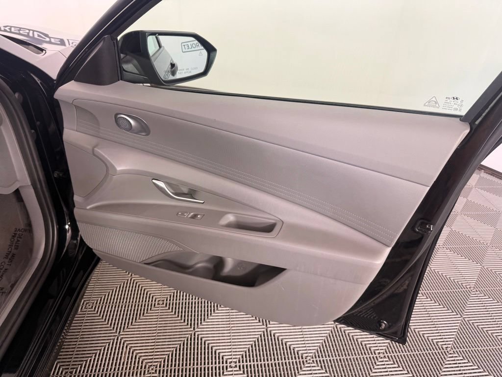 Used 2024 Hyundai Elantra SEL FWD image 22