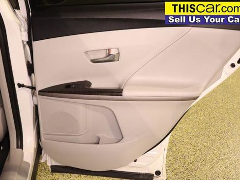 Used 2015 Toyota Venza LE FWD image 32