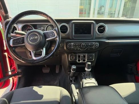 Used 2020 Jeep Wrangler Unlimited Sahara w/ LED Lighting Group AWD/4WD image 12