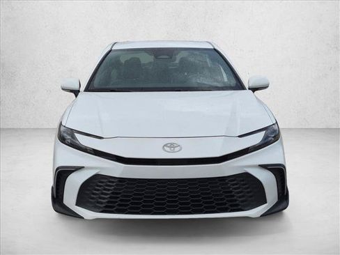 Used 2025 Toyota Camry SE w/ Convenience Package FWD image 2